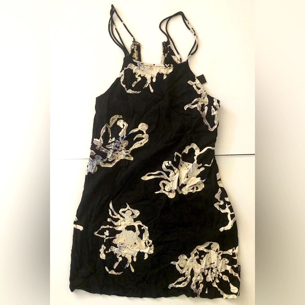 RVCA x Sage Vaughn Dress . XS . cream and white .